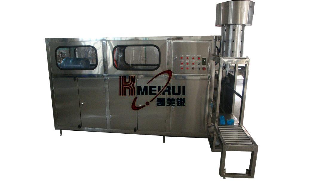 5加侖沖洗、灌裝、壓蓋一體機(jī)